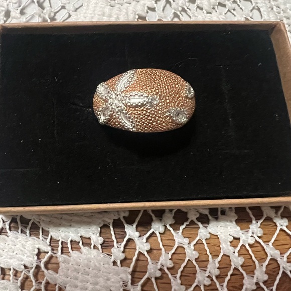Karis diamond accent floral essence  Ring in  and rhodium and 18k gold Size 10 - Picture 2 of 3